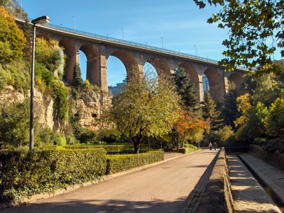 Cadáver masculino encontrado no Vale de la Pétrusse junto ao mini-golf