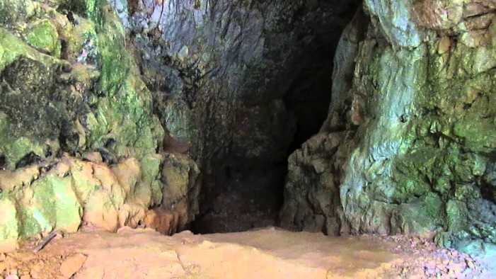 Batalha: Espeleólogos procuram desvendar segredos da gruta do Buraco Roto