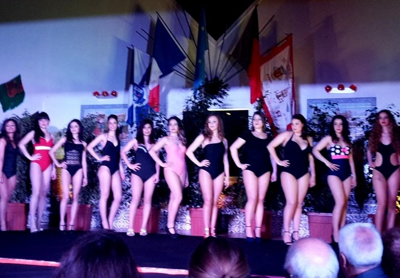 CfoITKWW4AAk8mj.jpg large