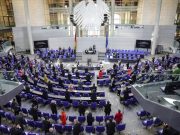 Covid-19: Alemanha aprova o maior pacote de medidas desde a II Guerra Mundial