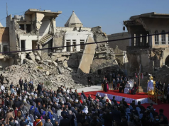 Papa reza no Iraque pelas vítimas da guerra contra grupo Estado Islâmico