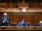 Covid-19: Parlamento autoriza renovação do estado de emergência até 30 de abril