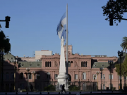 Argentina volta a confinar quando é o país com mais mortes diárias por milhão de habitantes