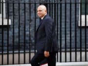 Reino Unido: Ministros das Finanças e da Saúde demitem-se