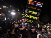 Max Verstappen vence GP do Japão encurtado e é bicampeão de Fórmula 1